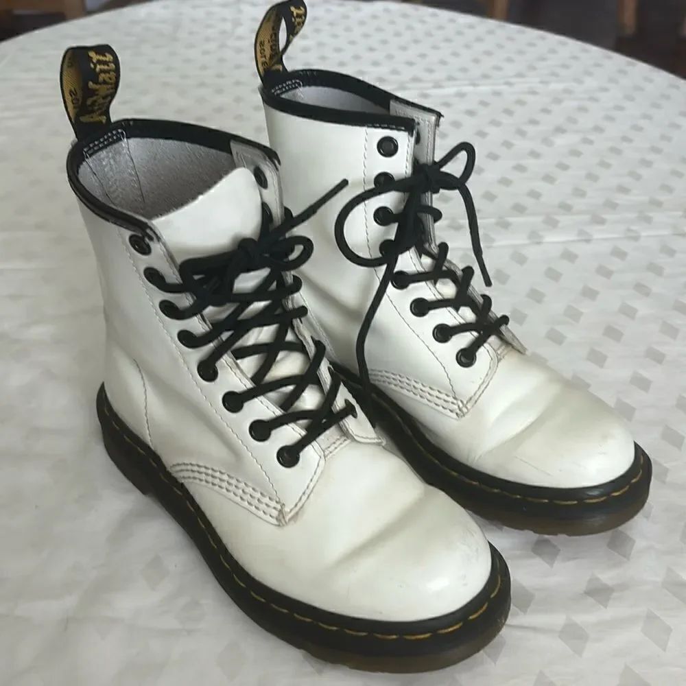 Dr. Martens 1460 / 11821 Smooth White Boots Women’s Size 5
